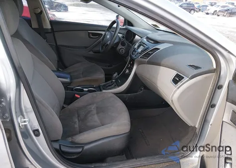 2016 Hyundai Elantra Se z USA, uszkodzony, nr VIN 5NPDH4AE2GH736608